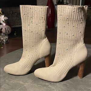 Sock Boots - EUC - 7/7-1/2 - Tan - great looking pair of boots - Heel